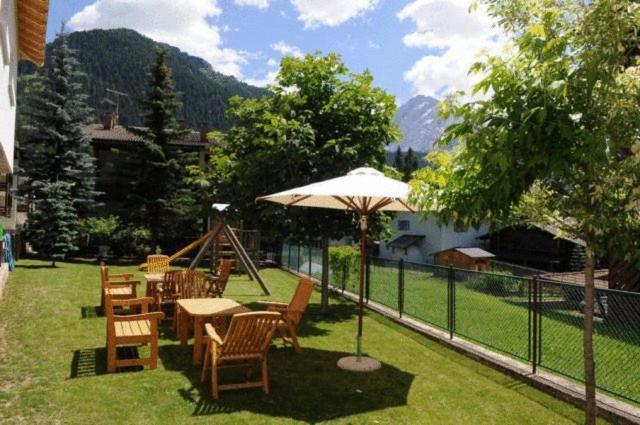 Hotel Cristallo Canazei Esterno foto