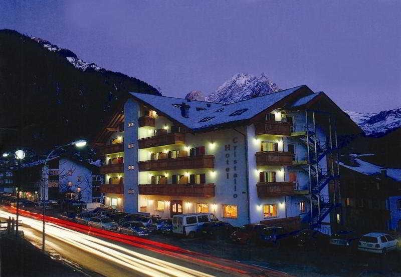 Hotel Cristallo Canazei Esterno foto