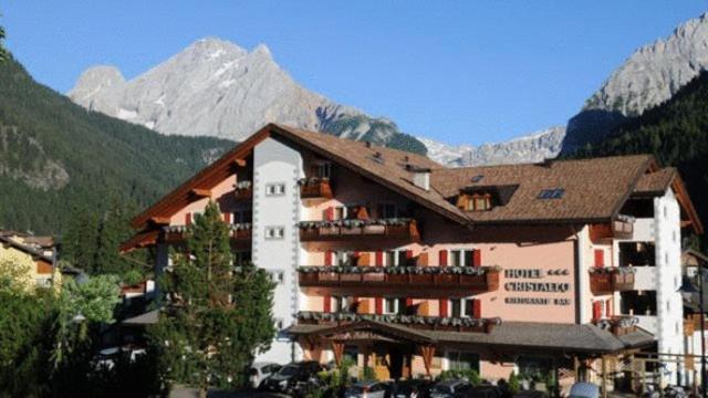 Hotel Cristallo Canazei Esterno foto