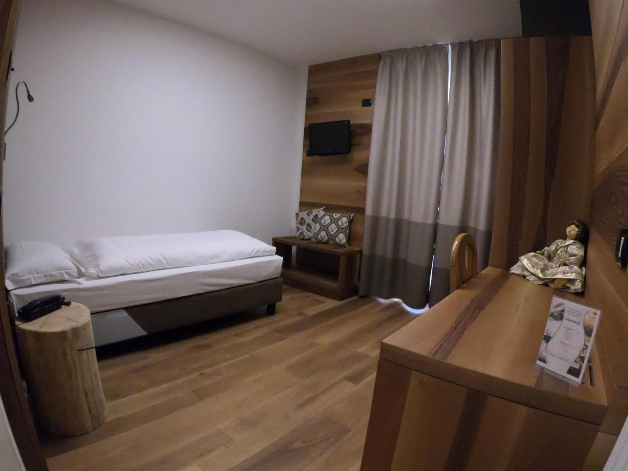 Hotel Cristallo Canazei Esterno foto
