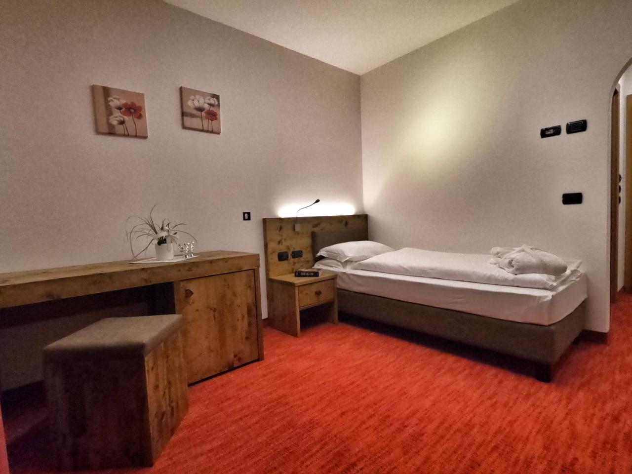 Hotel Cristallo Canazei Esterno foto