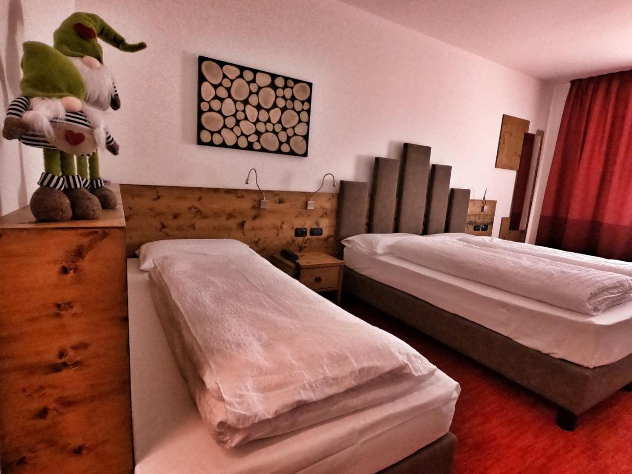 Hotel Cristallo Canazei Esterno foto