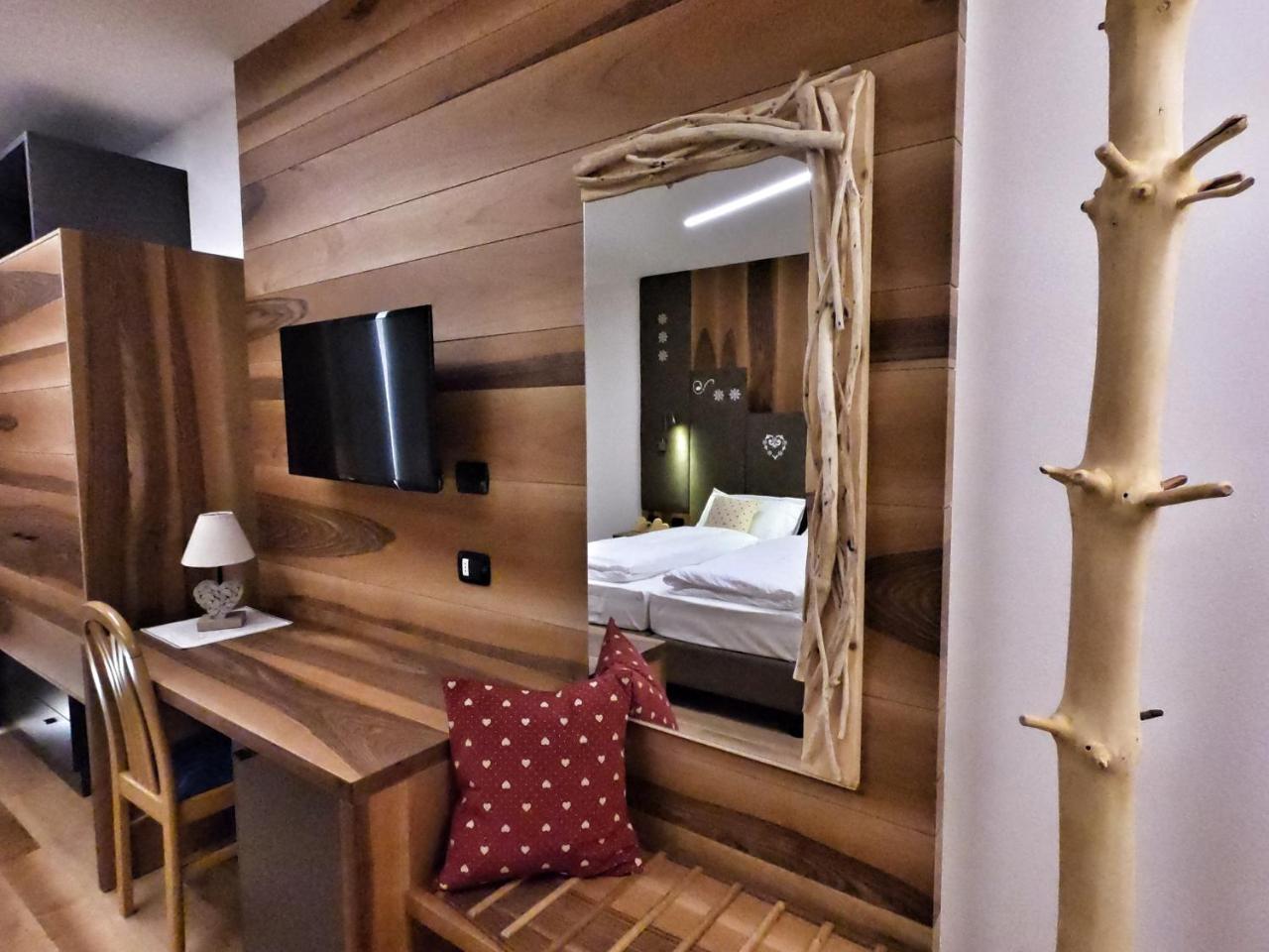 Hotel Cristallo Canazei Esterno foto