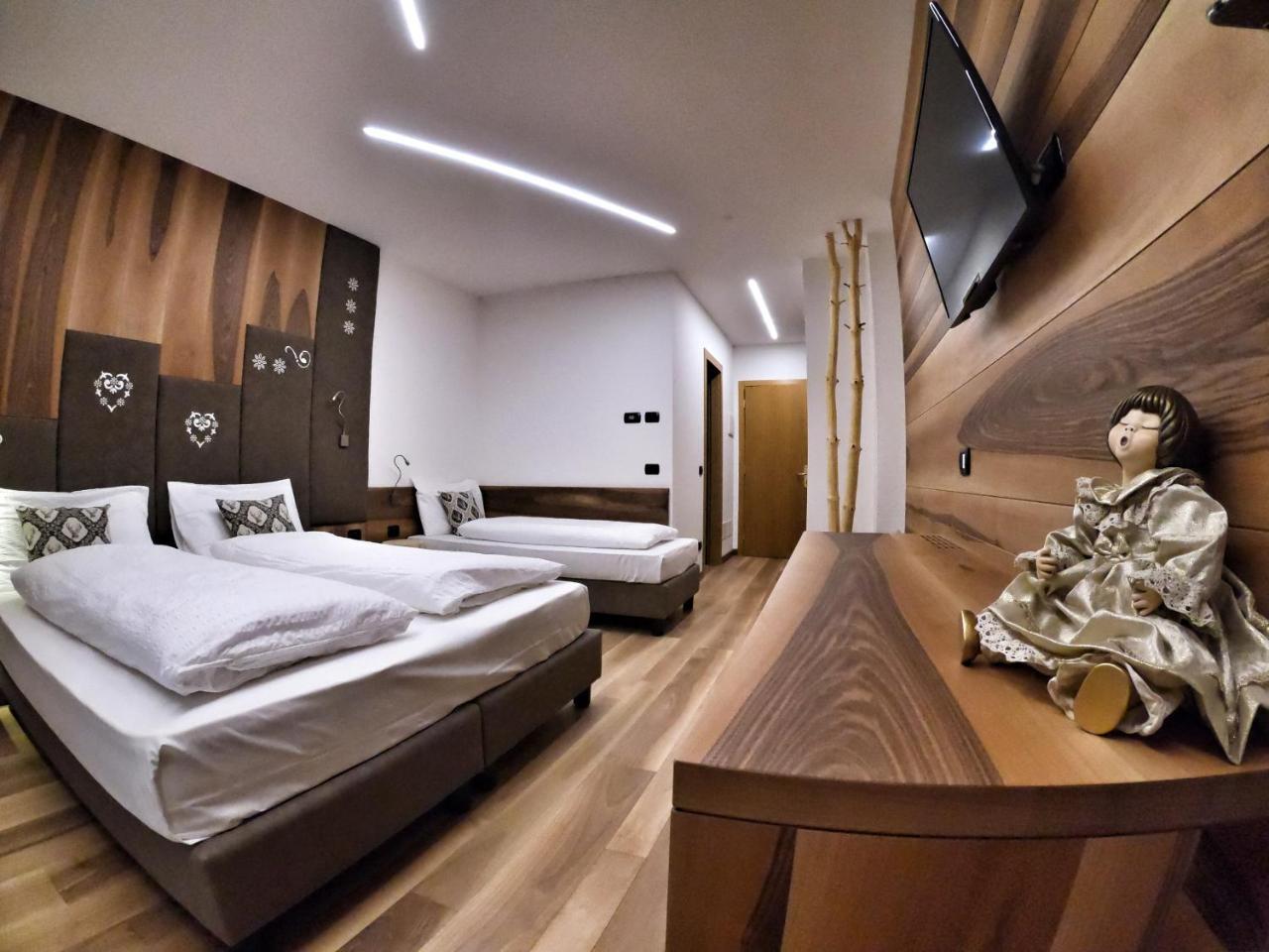 Hotel Cristallo Canazei Esterno foto